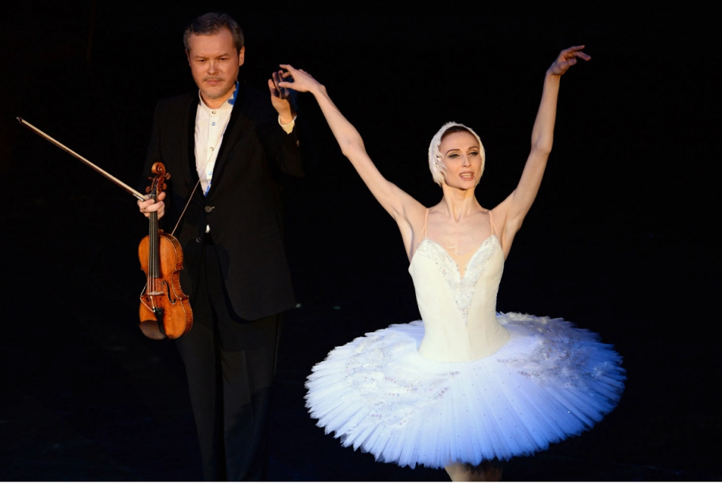 Скрипач Вадим Репин и звезда мирового балета, прима-балерина Большого театра Светлана Захарова. Фото: culture.gov.ru###https://culture.gov.ru/press/news/v_ramkakh_russkikh_sezonov_v_yaponii_proydet_transsibirskiy_art_festival_/