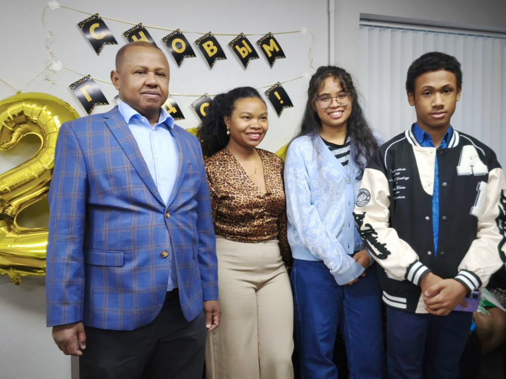 Члены мадагаскарской диаспоры в России празднуют Новый год