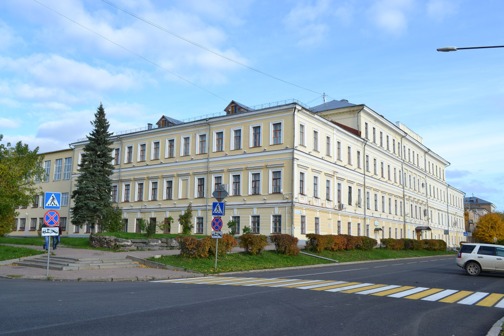 Костромской государственный университет. Фото: Schtschae / ru.wikipedia.org (CC BY-SA 4.0)###https://ru.wikipedia.org/wiki/Кострома#/media/Файл:Дзержинского,_17.jpg