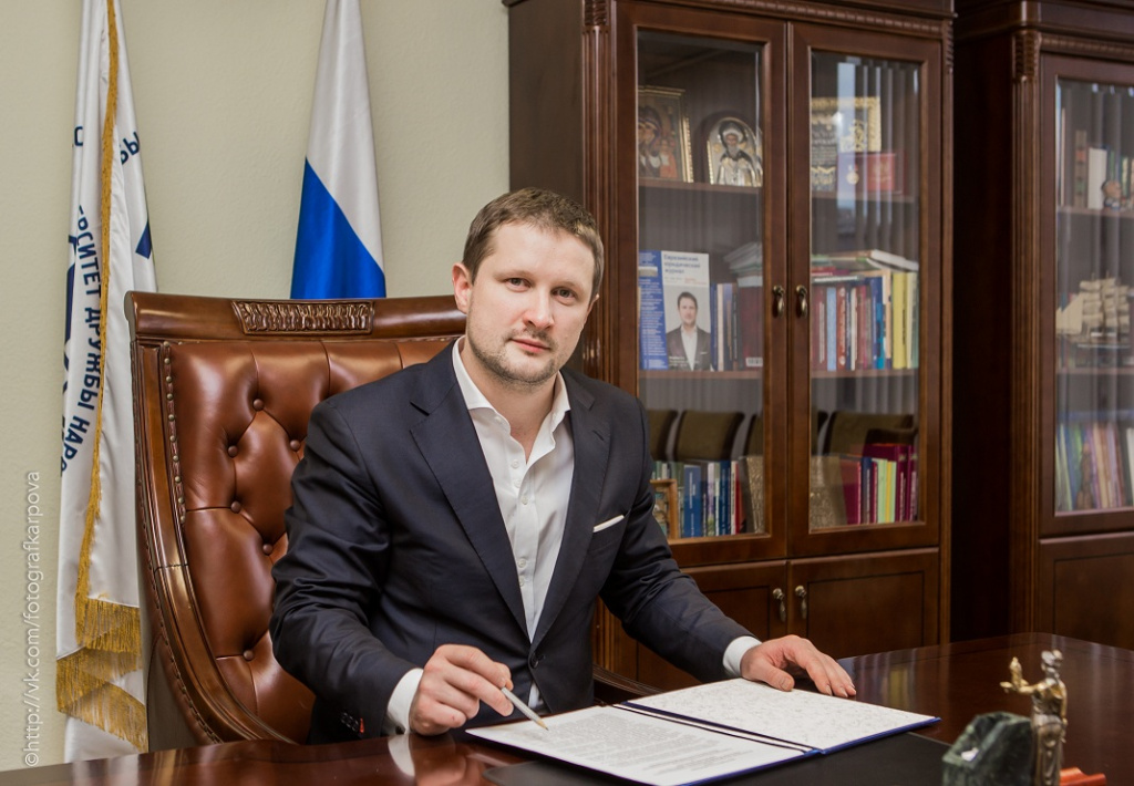 Ректор Российского университета дружбы народов Олег Ястребов. Фото: Lawrudn217 / ru.ruwiki.ru (CC BY-SA 4.0)###https://ru.ruwiki.ru/wiki/Ястребов,_Олег_Александрович#/media/Файл:OlegYast.jpg