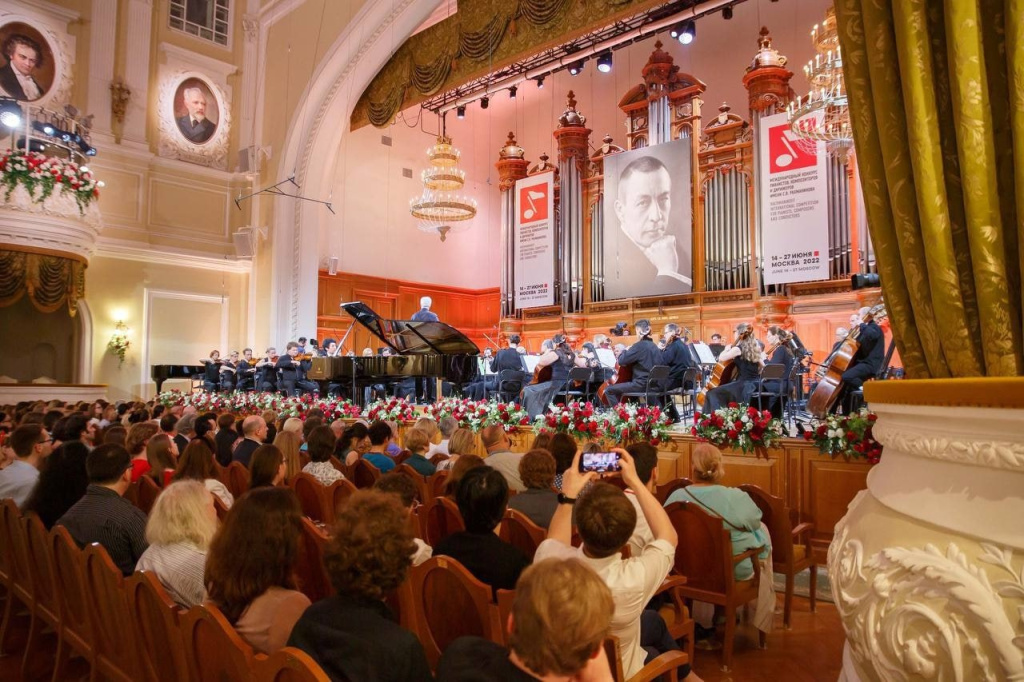 Фото: culture.gov.ru###https://culture.gov.ru/press/news/konkurs_rakhmaninova_zavershilsya_gala_kontsertom_v_bolshom_zale_moskovskoy_konservatorii/