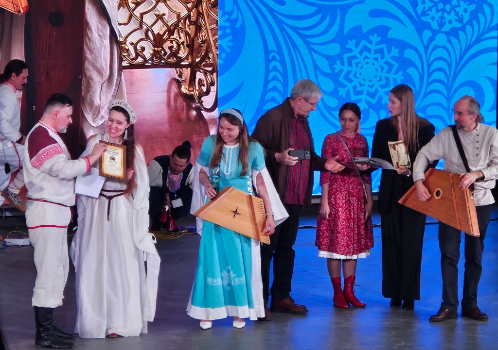Награждение победителей конкурса "Ристалище гусляров". Фото: Светлана Сметанина
