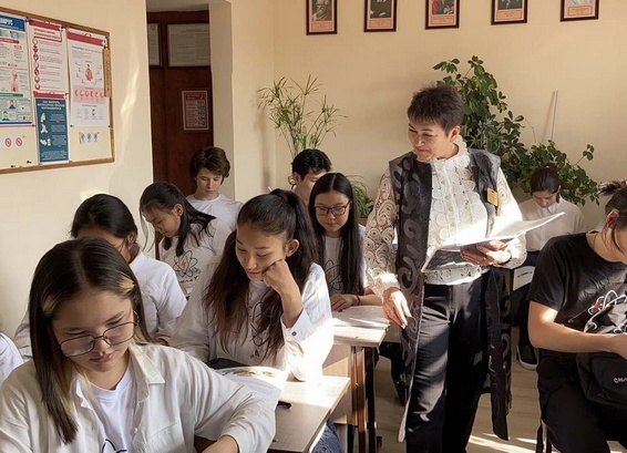 Фото: edu.gov.ru (CC BY 4.0)###https://edu.gov.ru/press/9583/uchiteley-fiziki-i-matematiki-priglashayut-na-kursy-povysheniya-kvalifikacii-dlya-obucheniya-detey-iz-zarubezhya/