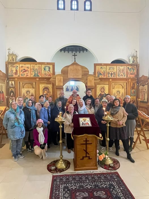 о. Герасим с прихожанами храма