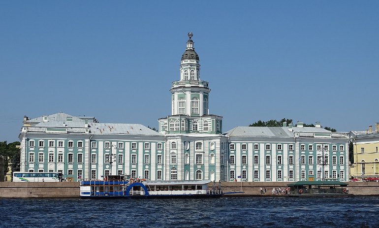 Кунсткамера в Санкт-Петербурге. Фото: Ad Meskens / ru.wikipedia.org###https://ru.wikipedia.org/wiki/%D0%9A%D1%83%D0%BD%D1%81%D1%82%D0%BA%D0%B0%D0%BC%D0%B5%D1%80%D0%B0#/media/%D0%A4%D0%B0%D0%B9%D0%BB:Saint_Petersburg_Kunstkamera_from_Neva.jpg 