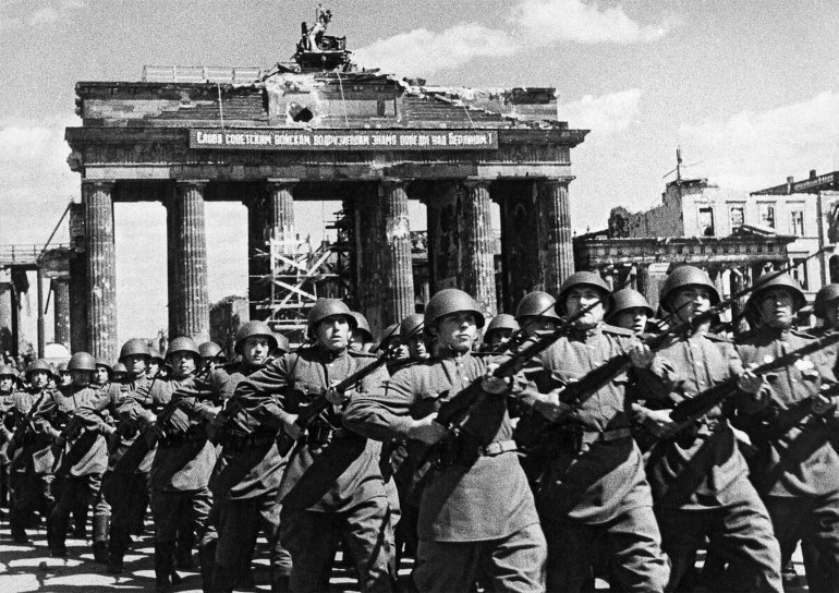 Парад Победы в Берлин, 1945 г.