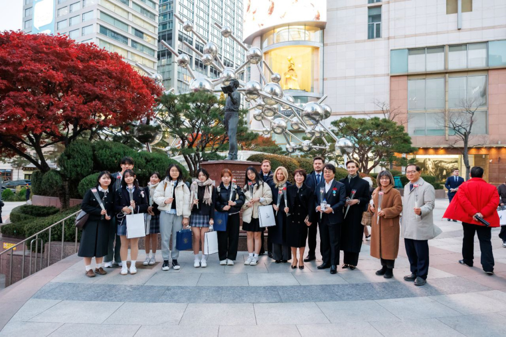 возложение цветов к памятнику А.С. Пушкина.jpg