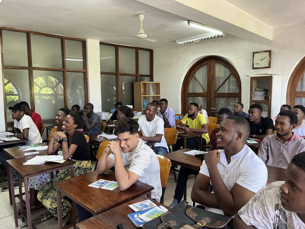 Фото: culture.gov.ru###https://culture.gov.ru/press/news/v_tanzanii_proshli_kulturnye_aktsii_po_populyarizatsii_izucheniya_russkogo_yazyka_za_rubezhom/