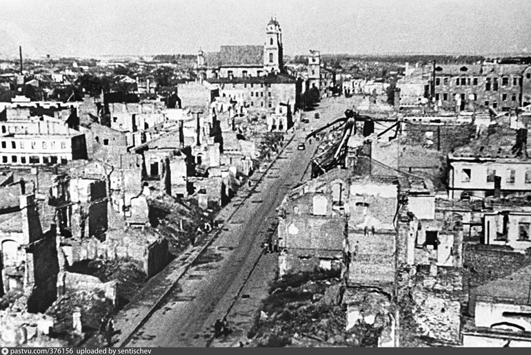 Минск после освобождения от фашистов, ул. Ленина. Фото: pastvu.com