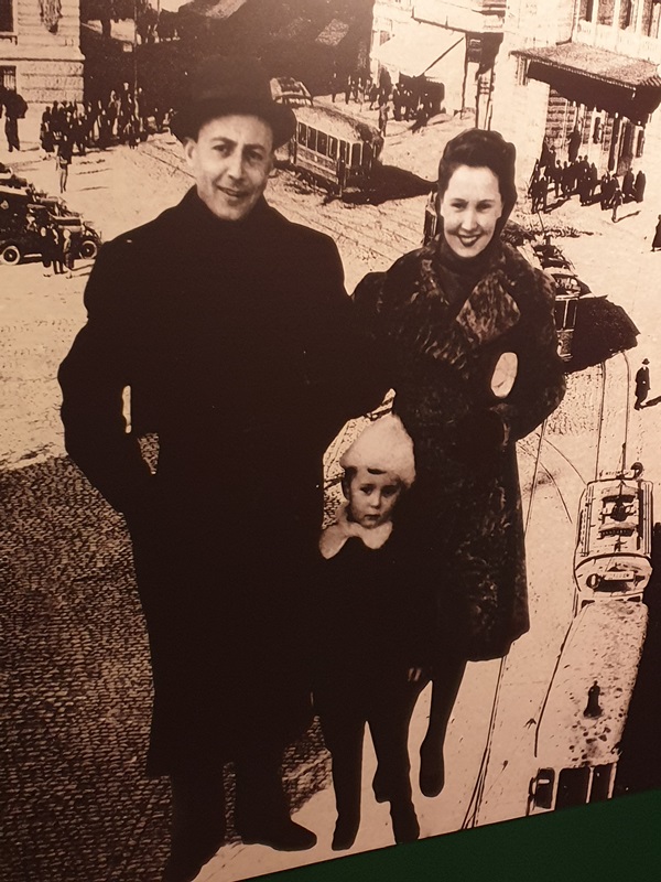 Ю. П. Лобачёв с женой и сыном