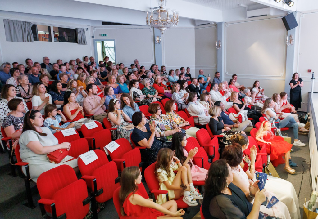 Русский Дом в Брюсселе ###https://rushouse.be/ru/pervyj-mezhdunarodnyj-festival-konkurs-romansiada-beniljuksa-proshjol-v-brjussele/
