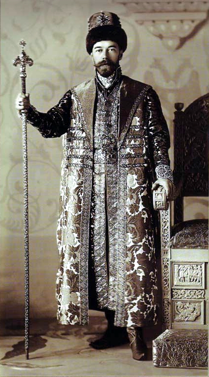 Николай II в костюме царя Алексея Михайловича. Фото: wikipedia.org###https://ru.wikipedia.org/wiki/%D0%9A%D0%BE%D1%81%D1%82%D1%8E%D0%BC%D0%B8%D1%80%D0%BE%D0%B2%D0%B0%D0%BD%D0%BD%D1%8B%D0%B9_%D0%B1%D0%B0%D0%BB_1903_%D0%B3%D0%BE%D0%B4%D0%B0