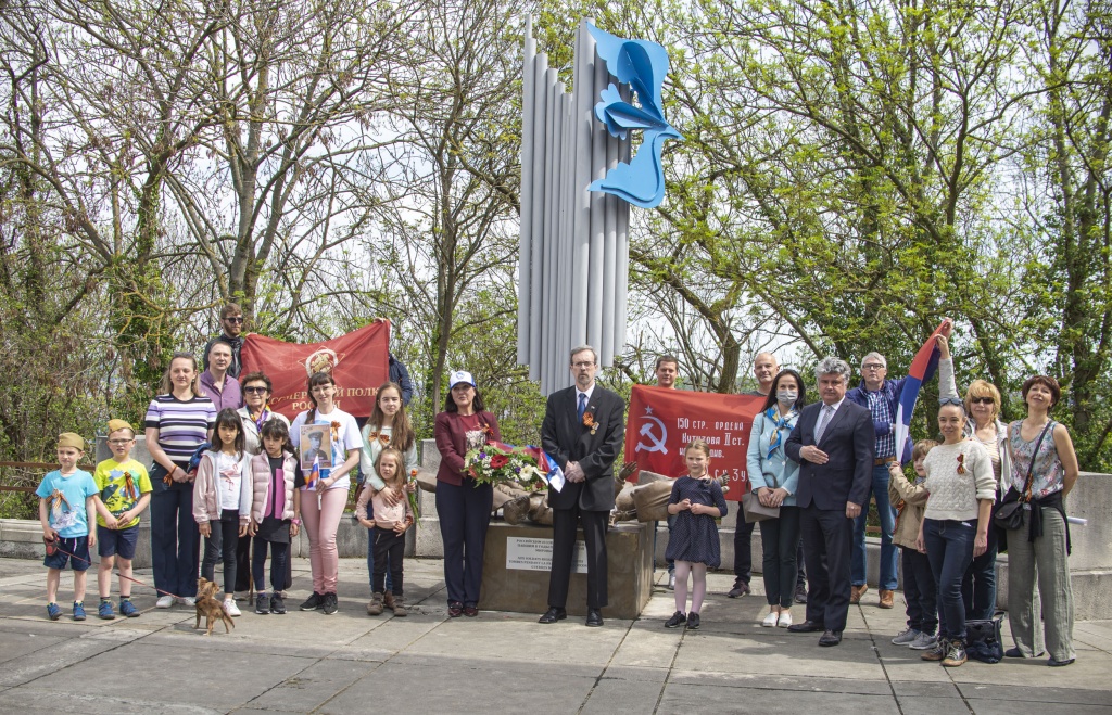 Торжественная церемония, проведённая в Льеже ассоциацией "Меридиан", у памятника советскому солдату, где проходила церемония вручения  9 мая 2021 года