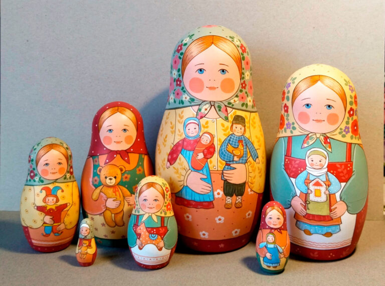 Фото: «Любимые игрушки», Екатерина Воронина, Санкт-Петербург### https://matreshka.site/itogi-konkursa-samaya-krasivaya-matryoshka/