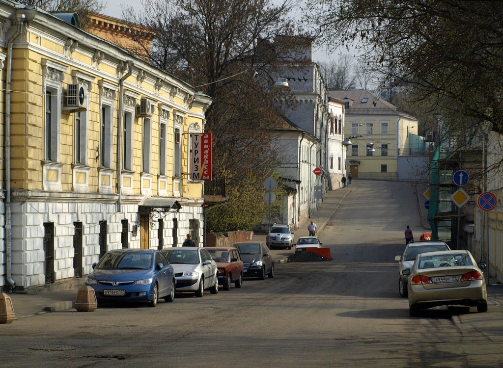 Хохловский переулок в Москве. Фото: Wikimedia Commons###https://commons.wikimedia.org/wiki/File:Moscow,_Khokhlovsky_Lane.jpg